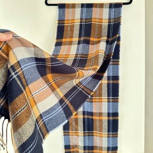 3/25$ Knitted scarf / unisex